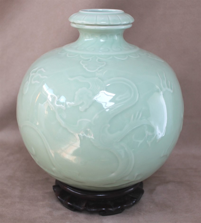 Amazing Large Celadon Vase with Lotus Flower Mouth, China