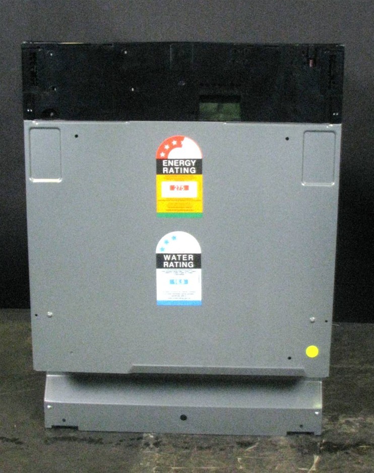 Smeg 60cm Stainless Steel Full Height Integrated Dishwasher. ORP 1590. Auction