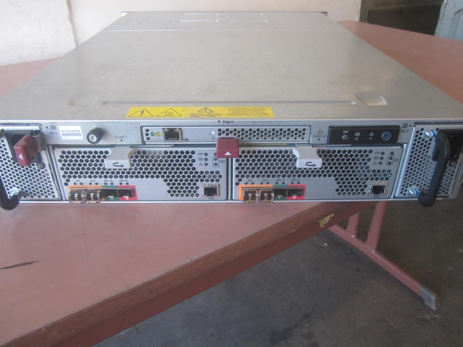 HP StorageWorks HSV300 Dual controller Array Auction (00197001836