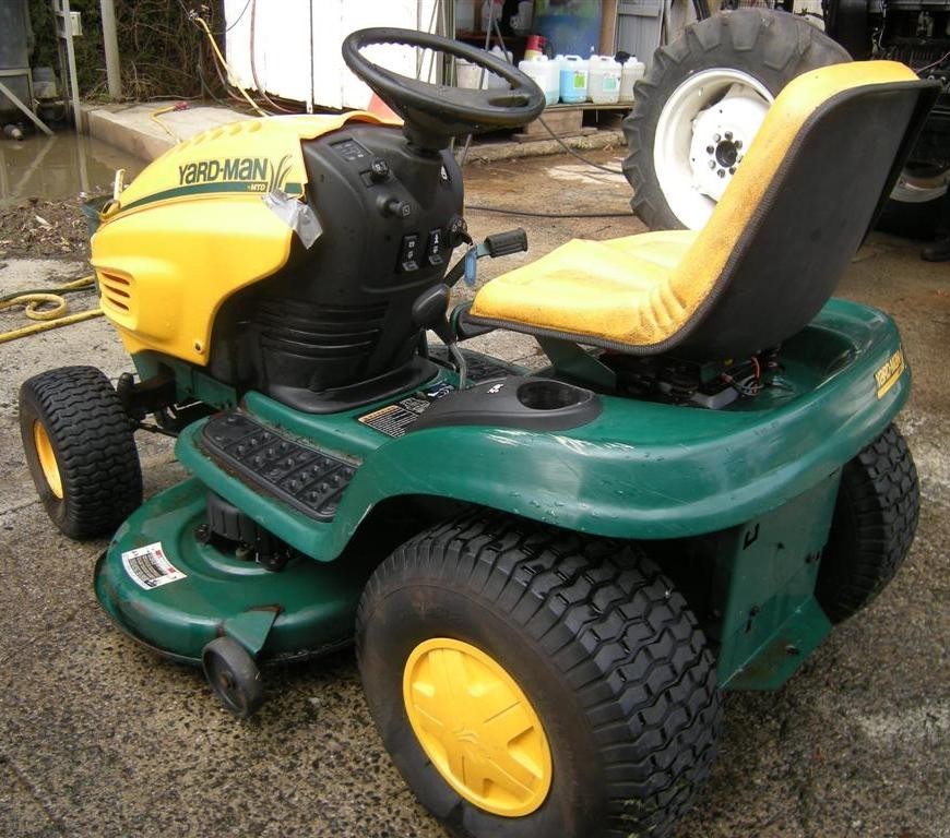 MTD Yardman 1842 Lawn Tractor, 18hp Briggs Intek engine with pressure ...