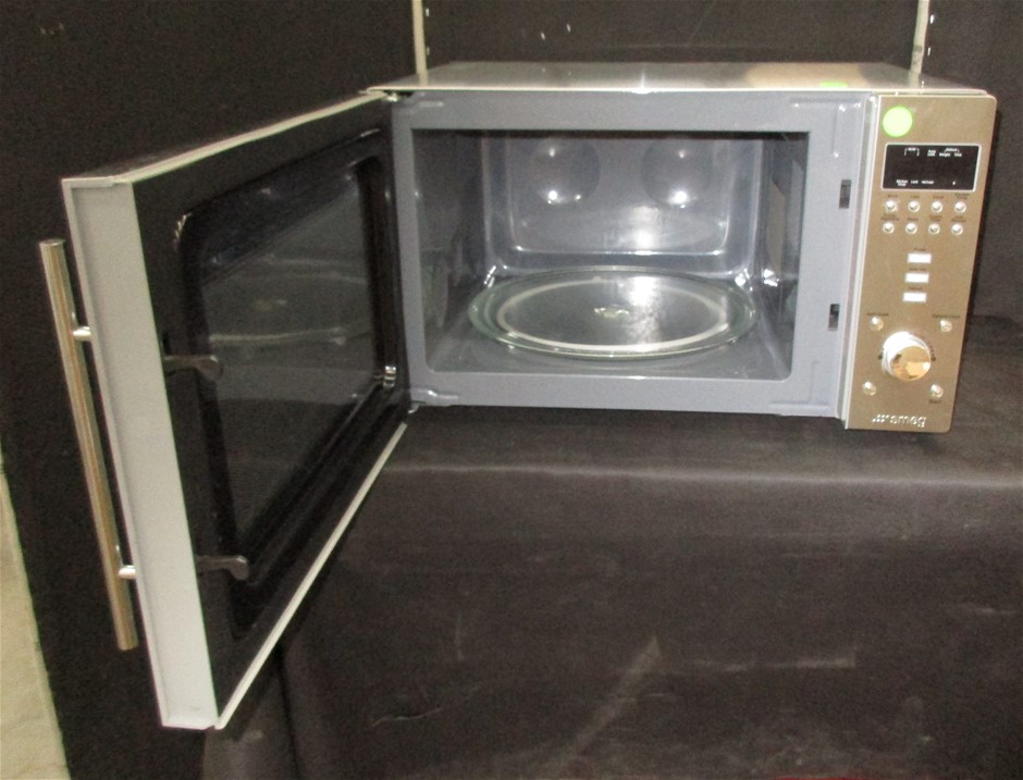 Smeg 34l Stainless Steel Microwave Oven. Model: Sa37x Auction 