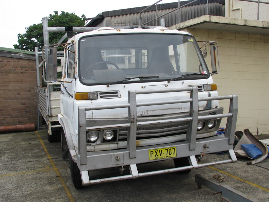 1980, Isuzu forward table top truck model BEDISU, 442899 klms, 6