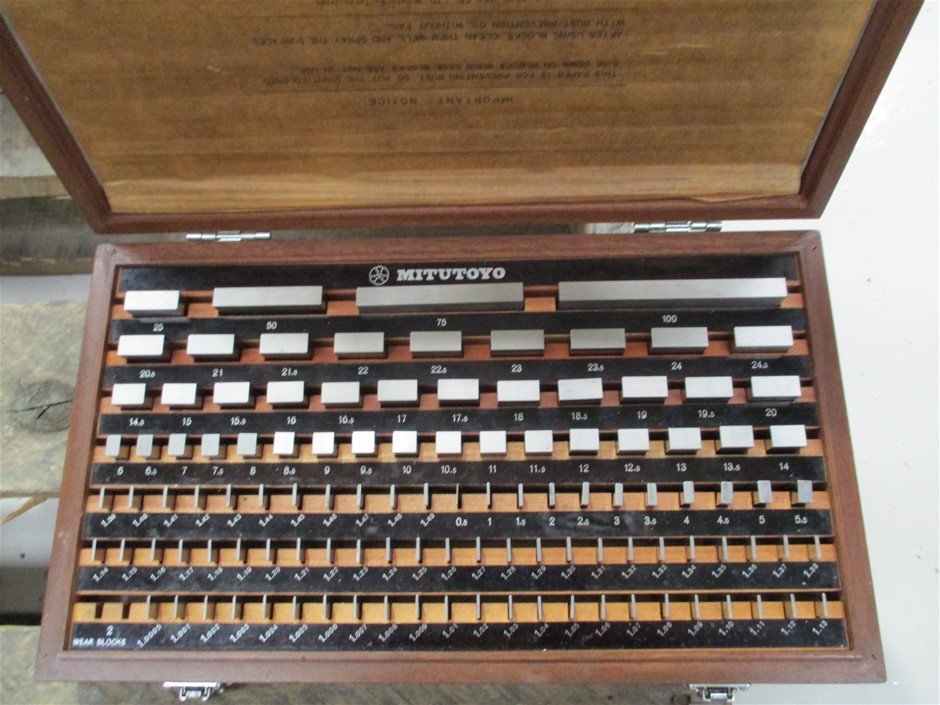 Mitutoyo set of slip gauges, metric grade 2, Auction (00753012973