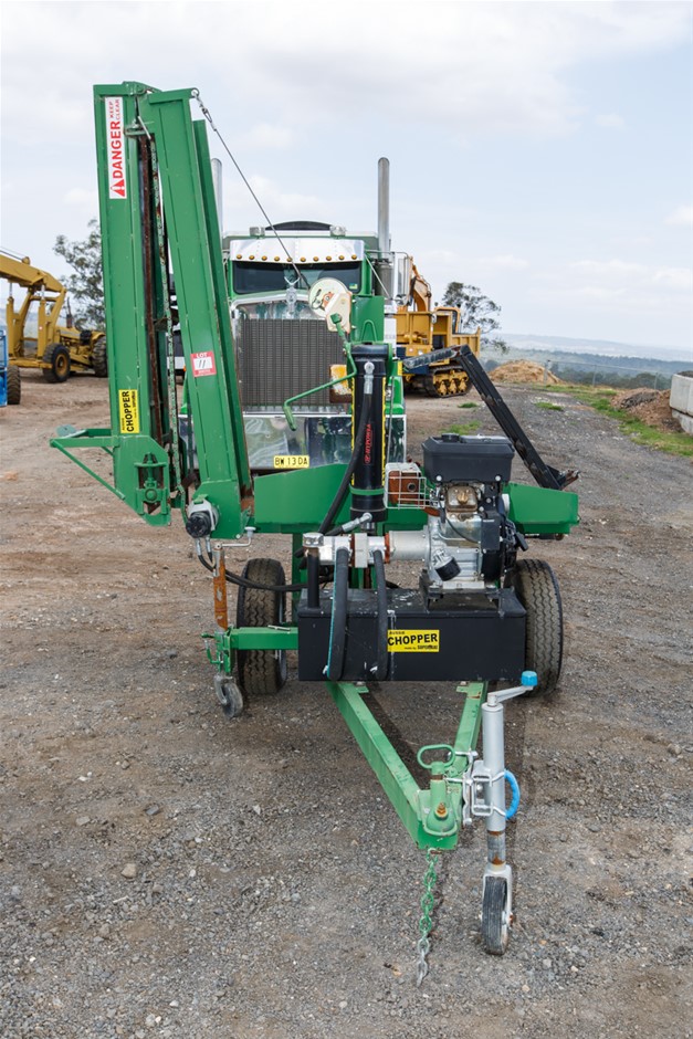 Powered log splitter, Aussie Chopper/Super Axe Auction (00115022265