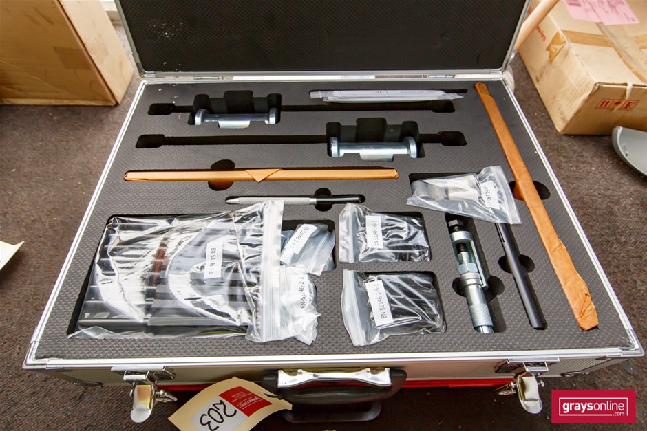 1 x Automotive Injector Removal Tool Set, Bosch brand, model EN51146 and E Auction (0203
