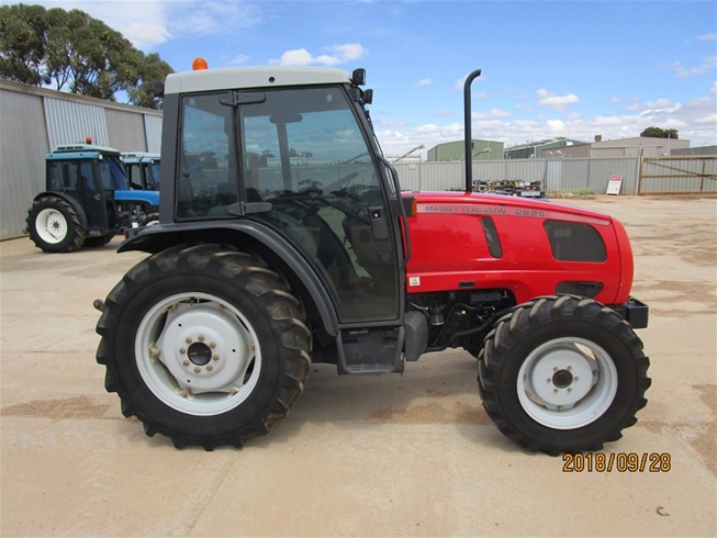 02 Massey Ferguson 2225 4wd Tractor Auction 0006 Grays Australia