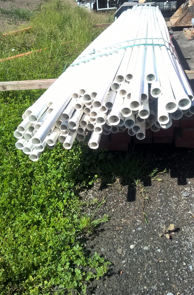 Bundle of small PVC pipe 50mm x 6000mm Auction (00475036417) Grays