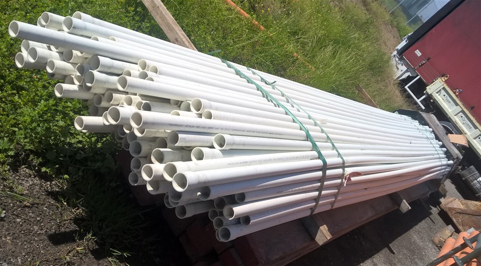 Bundle of small PVC pipe 50mm x 6000mm Auction (00475036417) Grays