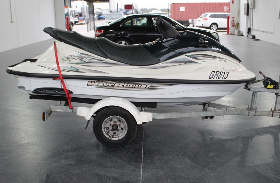 2000 Yamaha XL 1200 WaveRunner 3 Seater Jet Ski Auction (00013433553