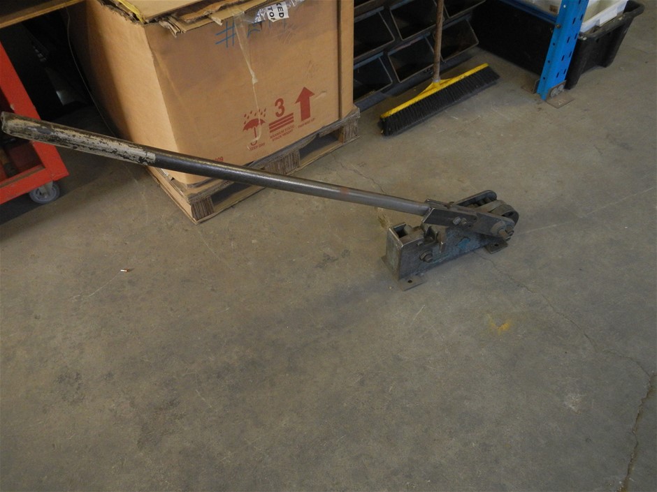 Manual steel bar cutter Auction (00493015147) Grays Australia
