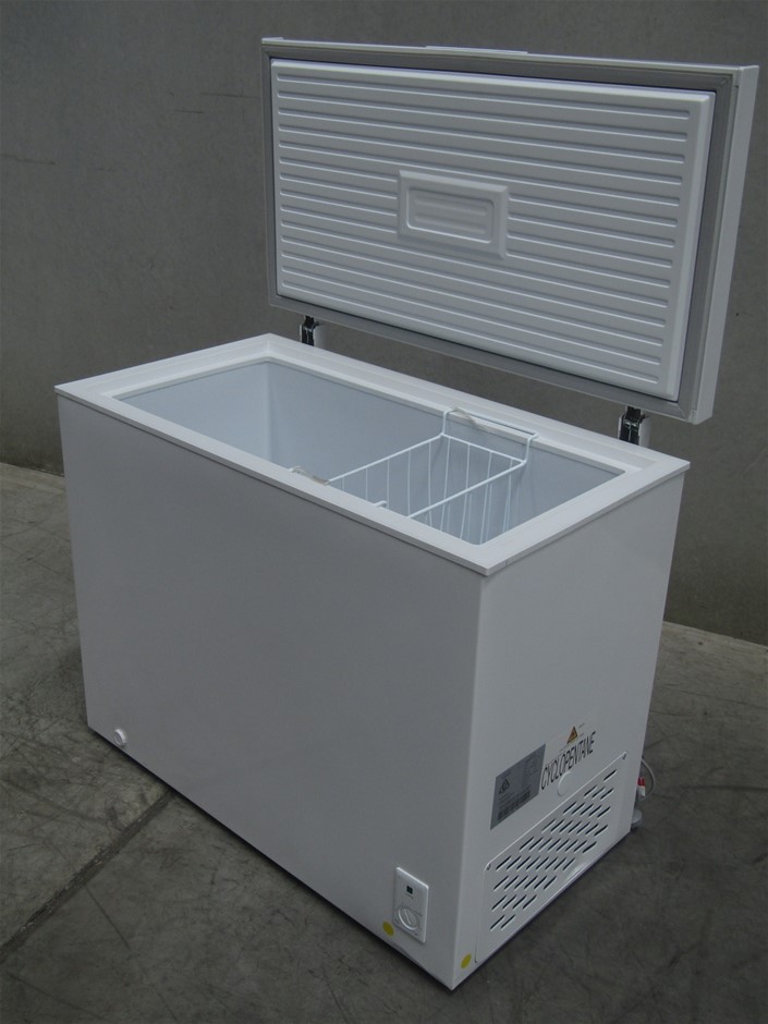 Westinghouse WCM2000WD 200L Chest Freezer Auction (00253139453) Grays Australia