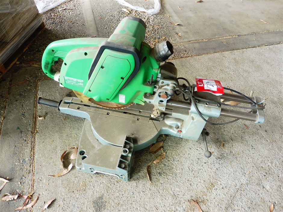 Hitachi C12FSA 12' Compound Sliding Mitre Saw Auction (0029-8011267 ...