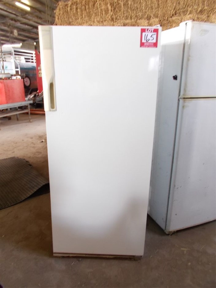 Westinghouse Silhouette Upright Freezer Auction (01655037224) Grays