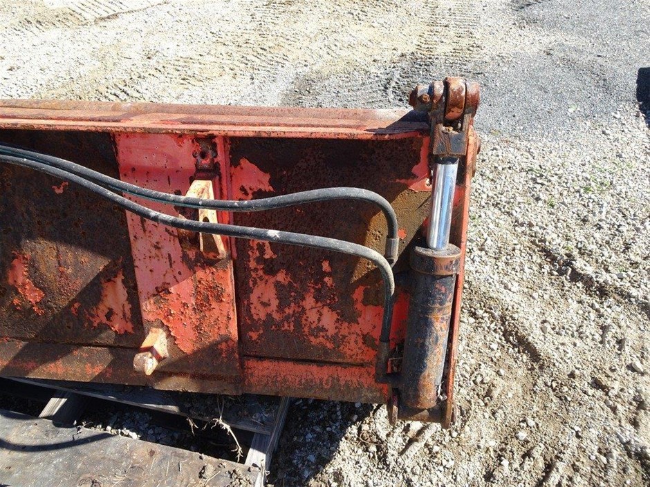 Kubota 4 in 1 bucket Auction (00167022907) Grays Australia