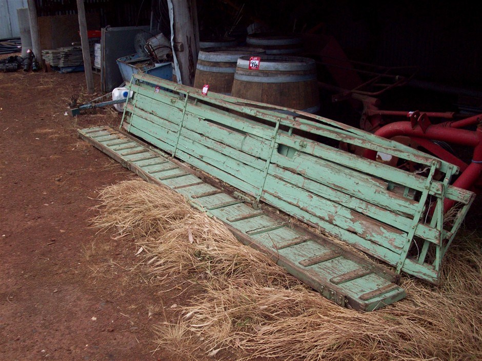 Portable sheep loading ramp Auction (00913002416) Grays Australia