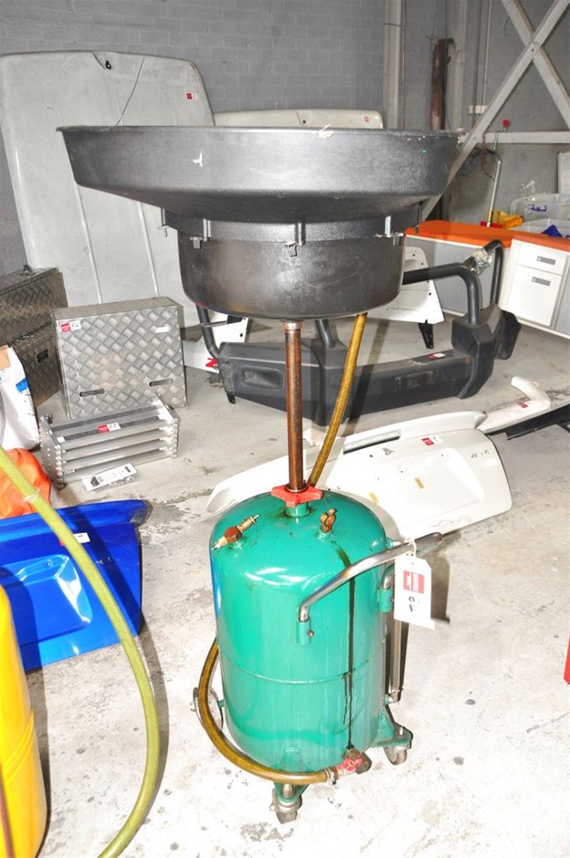 Under Hoist Waste Oil Drain Pan Auction (00645037667) Grays