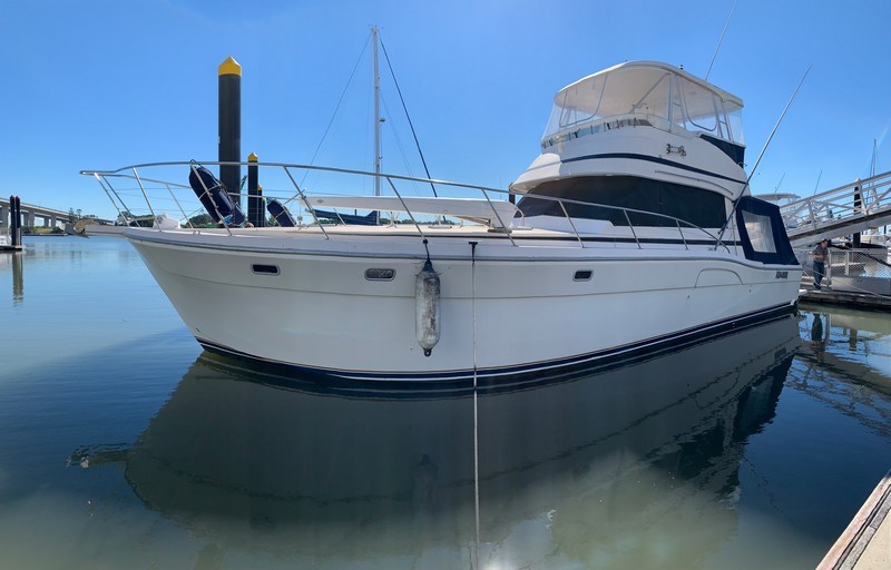 99 Kingfisher 48 Foot Flybridge Cruiser (1000 hours) Auction (0002