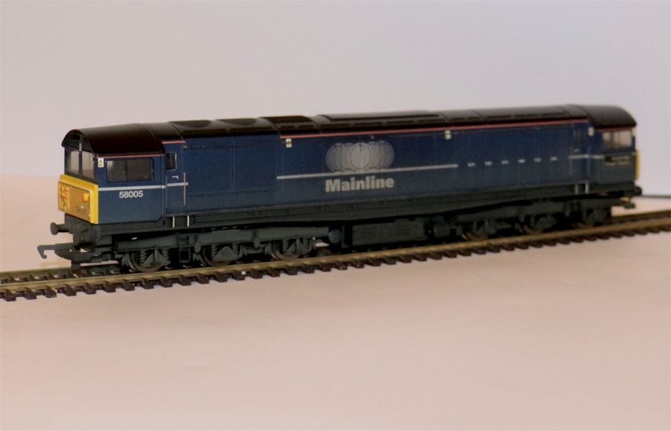 Hornby Oo Gauge Class 58 ``mainline`` Diesel Locomotive Set Dcc Fitted