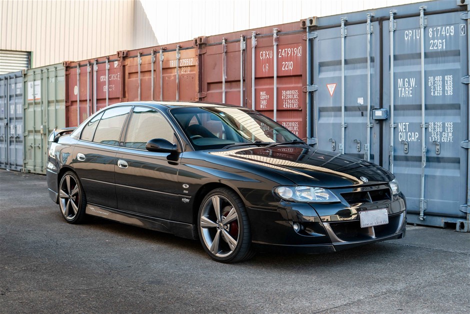 2001 Hsv Vx Clubsport R8 6spd Manual 5 7lt V8 Sedan Auction 0001 7748505 Grays Australia