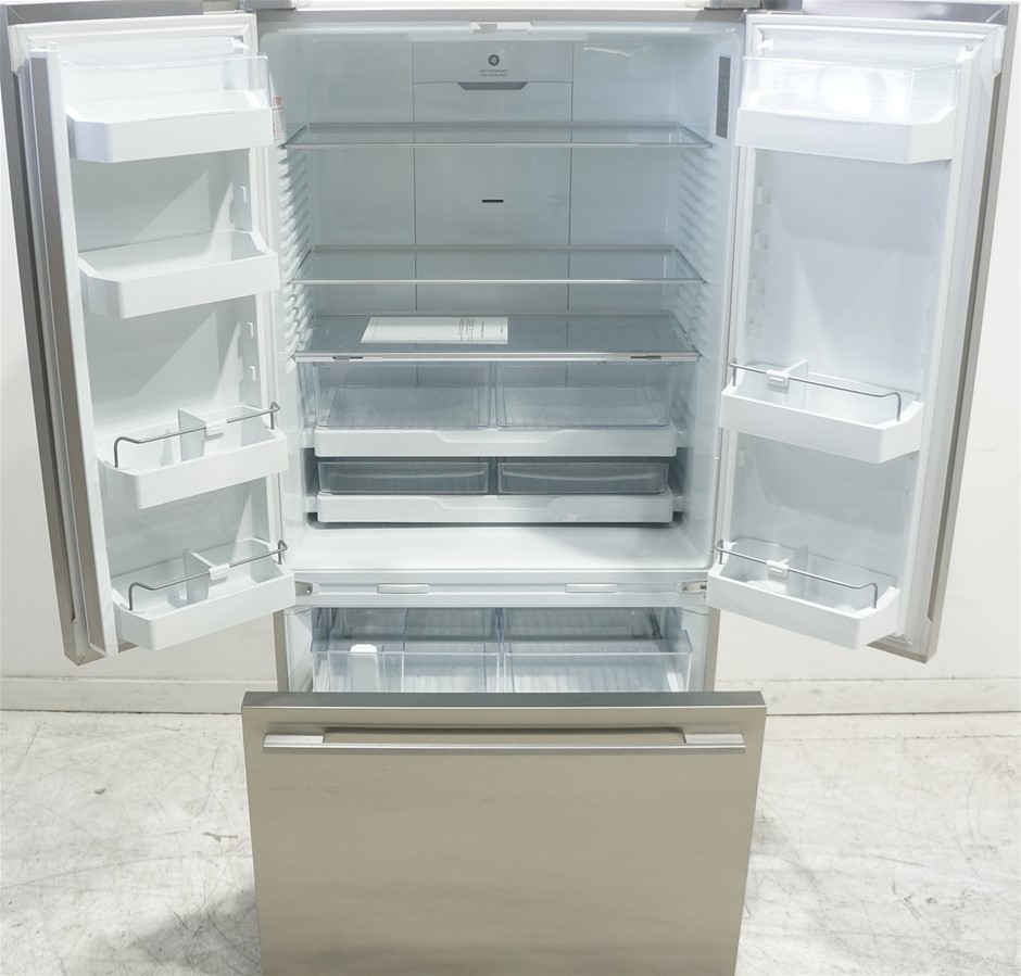 Fisher & Paykel 614L French Door Fridge (RF610ADJX5) Auction