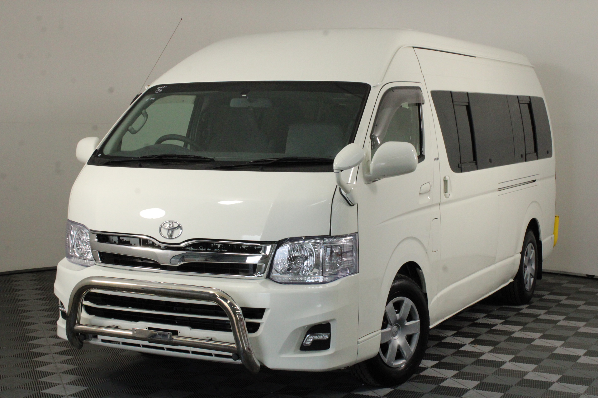 2005 Toyota Hiace Commuter KDH222R Turbo Diesel Automatic 14 Seats Bus ...