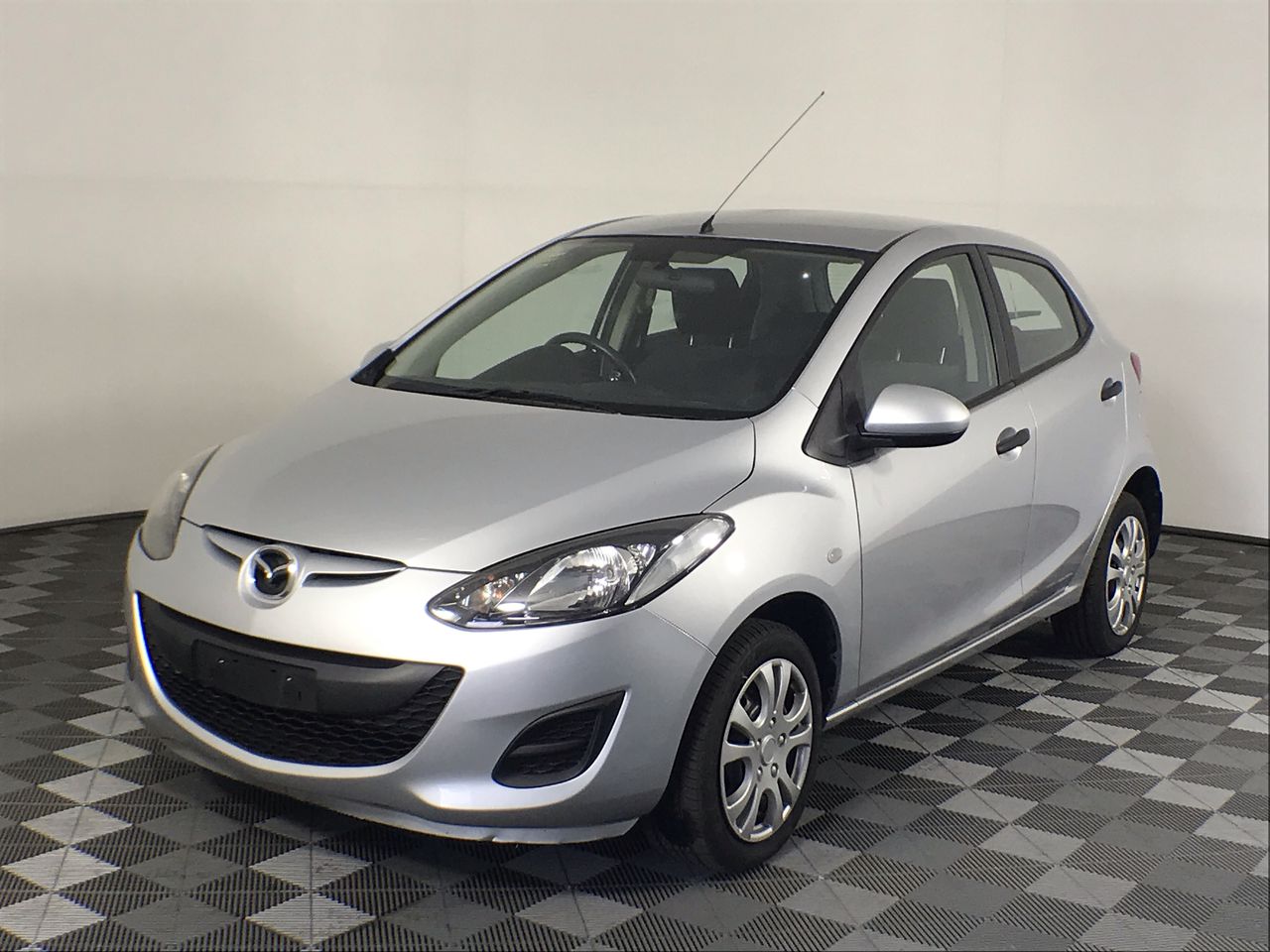 10 Mazda 2 Neo De Automatic Hatchback Auction 0001 Grays Australia