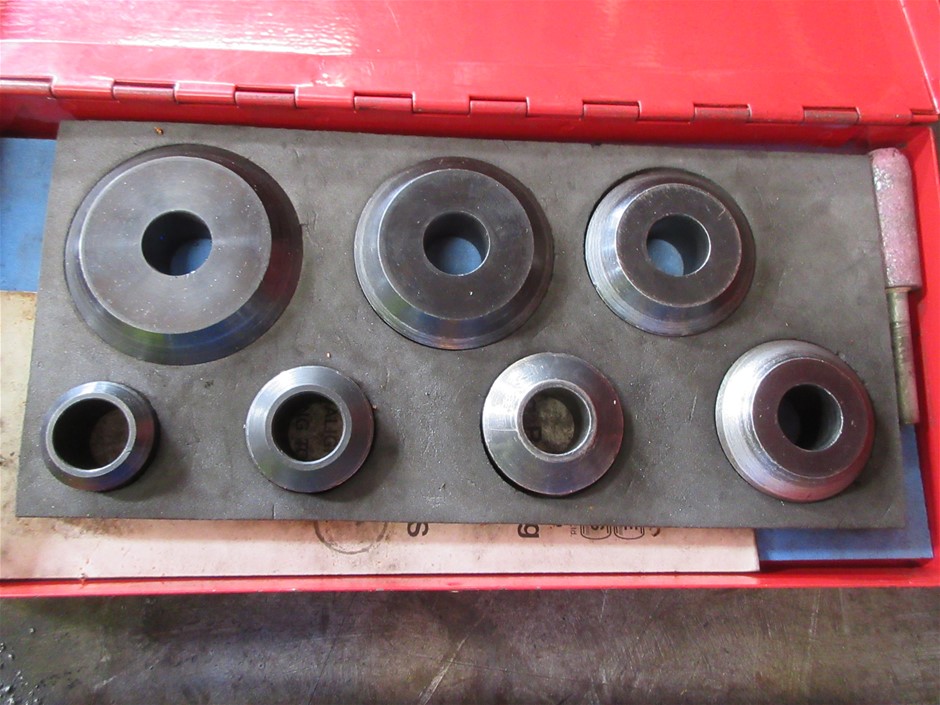 Quantity of Valve Guide Replacement Tool Auction (00479015079