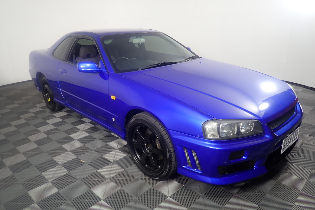 Nissan skyline r34 coupe