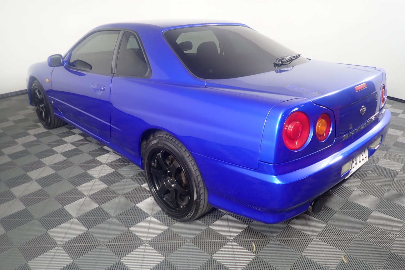 Nissan skyline r34 coupe