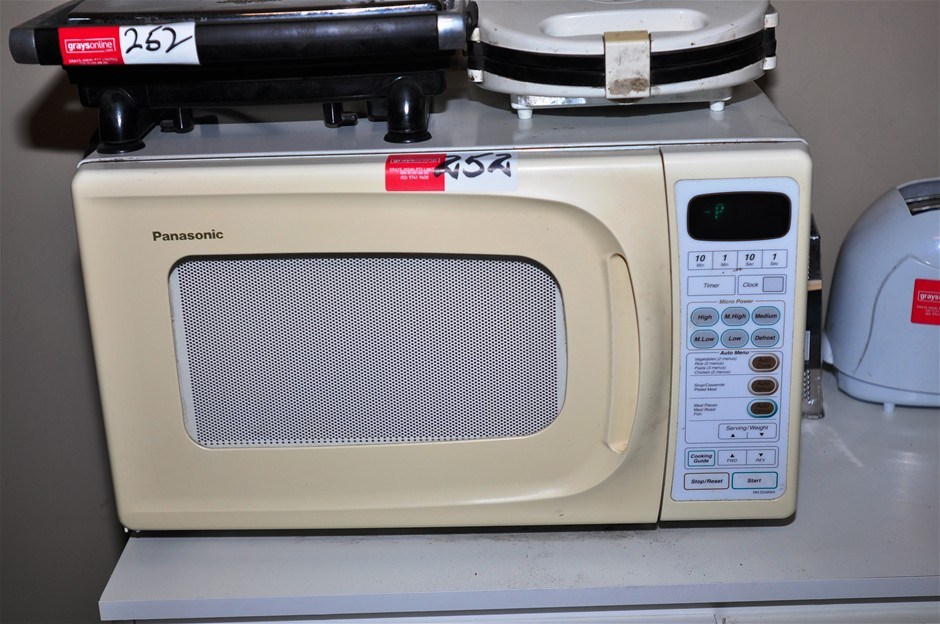 1 X Microwave Oven Panasonic Model Nn S548wa White Finish 1000 Watts 240 Auction 0252 5005388 Grays Australia