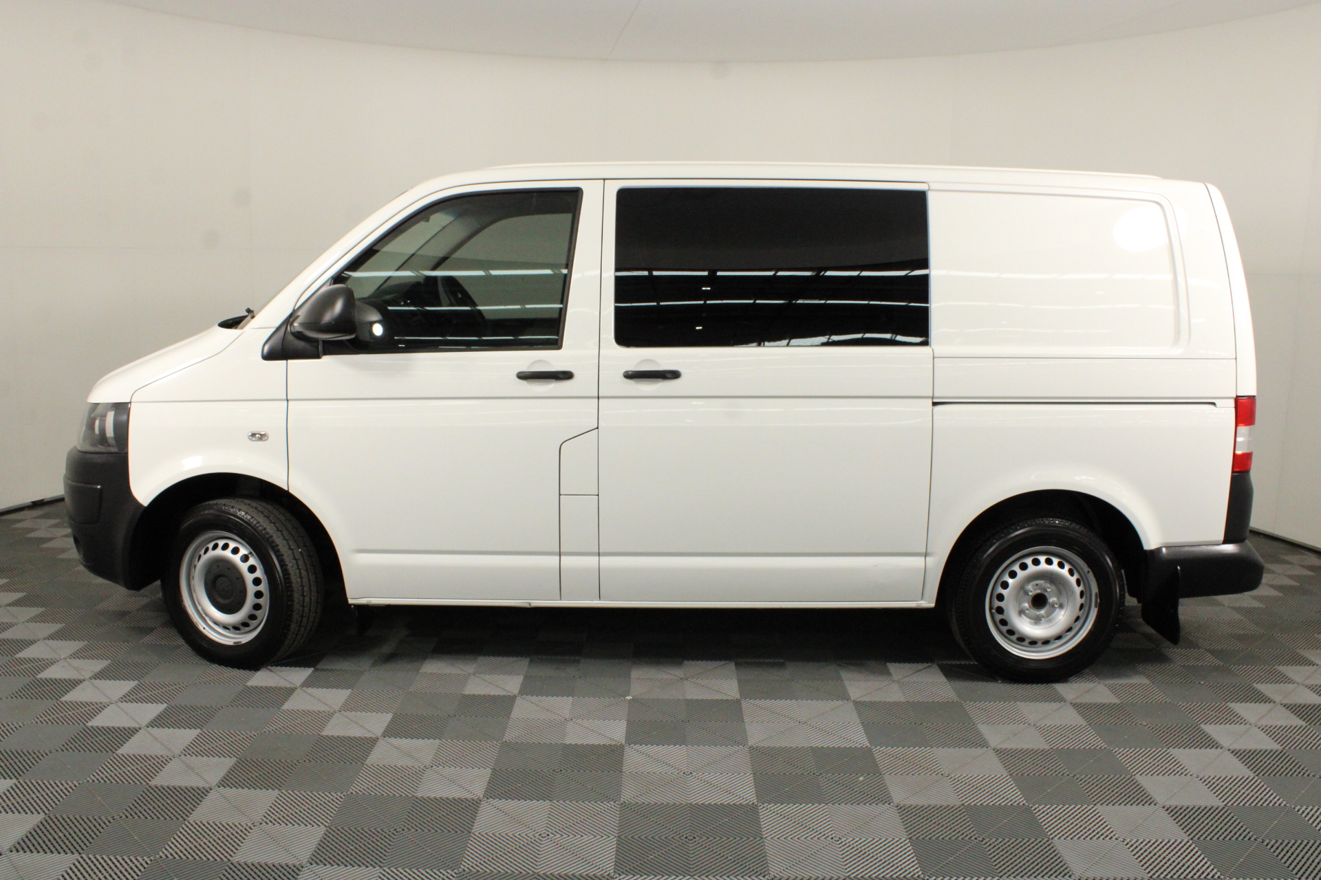 8 Pairs x CHAMPION 1/4 Crew Socks, Size 11-14, Black/Grey, 187897.  Buyers