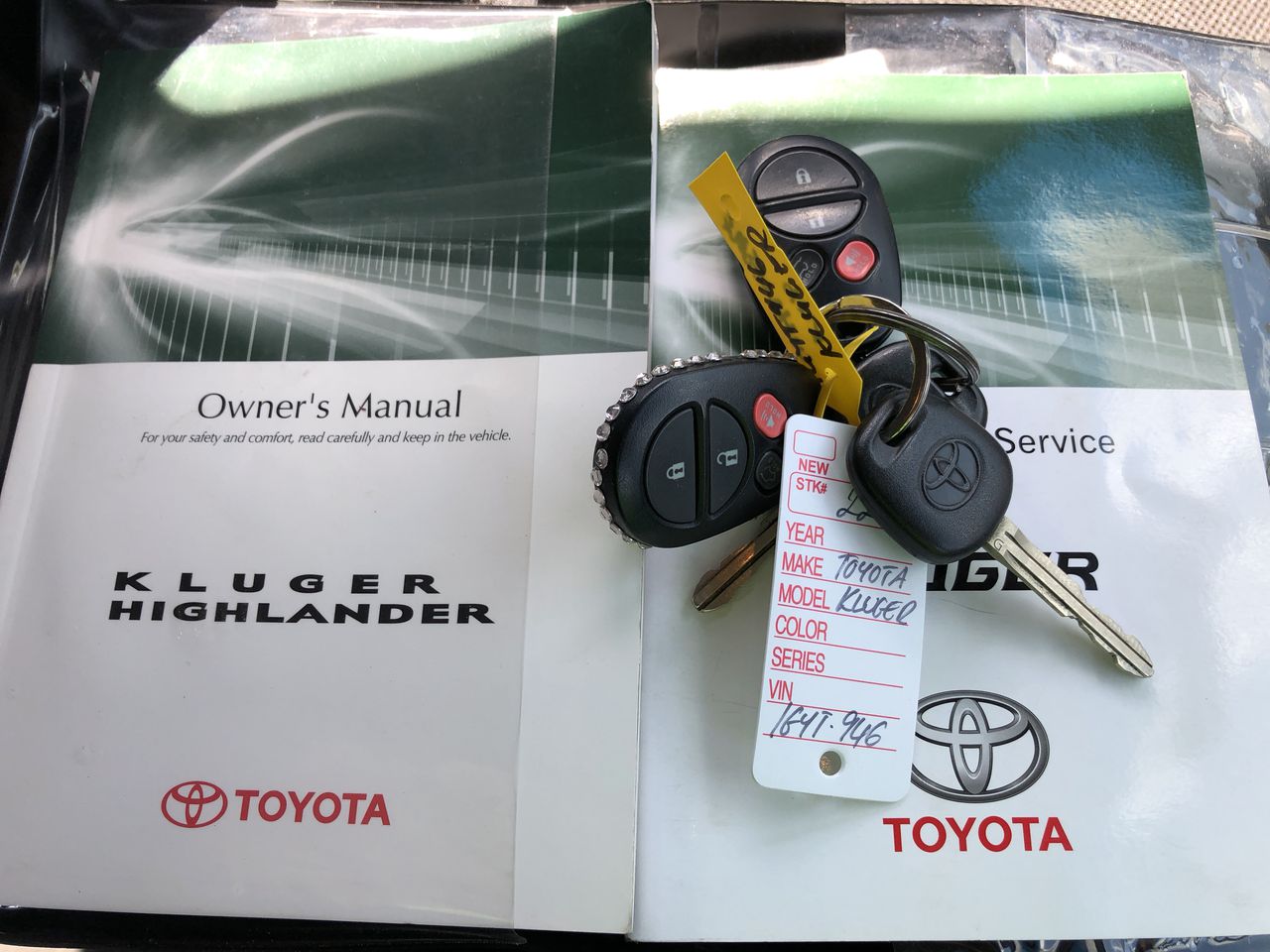 Men's 8mm Frosted Black Agate & Golden Rhinestone Beaded Gemstone Bracelet