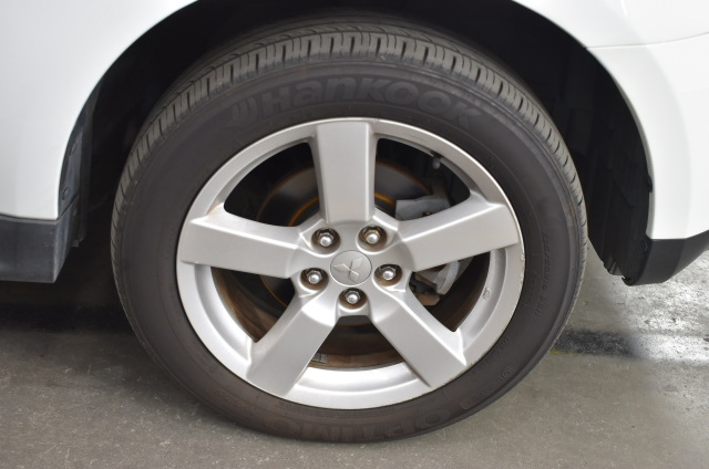 6mm Gorgeous Howlite Gemstones Beaded Bracelet.