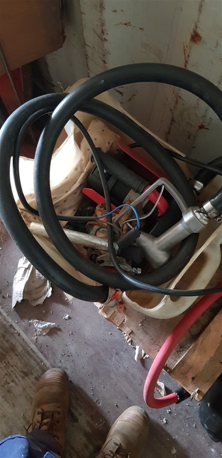 Mix Shape 7-8mm White & Pink Pearls Platinum Plated Bracelet.