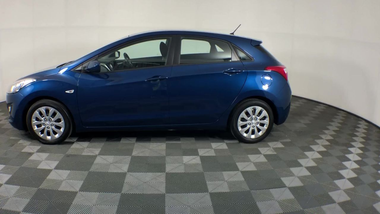 5-6mm White & Baroque Pearl Pendant Charm Bracelet