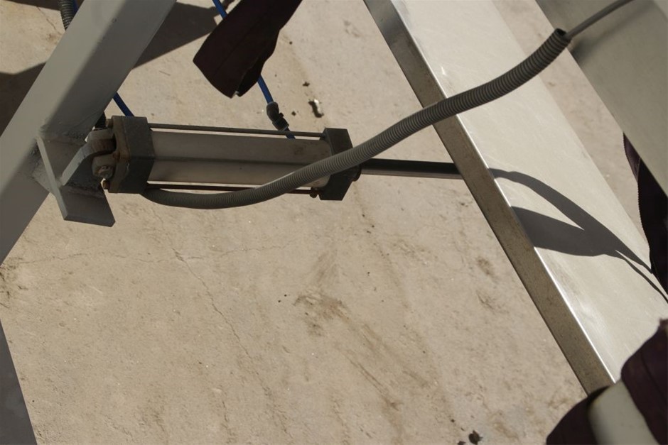 Large Alloy Cooking Pot with Lid