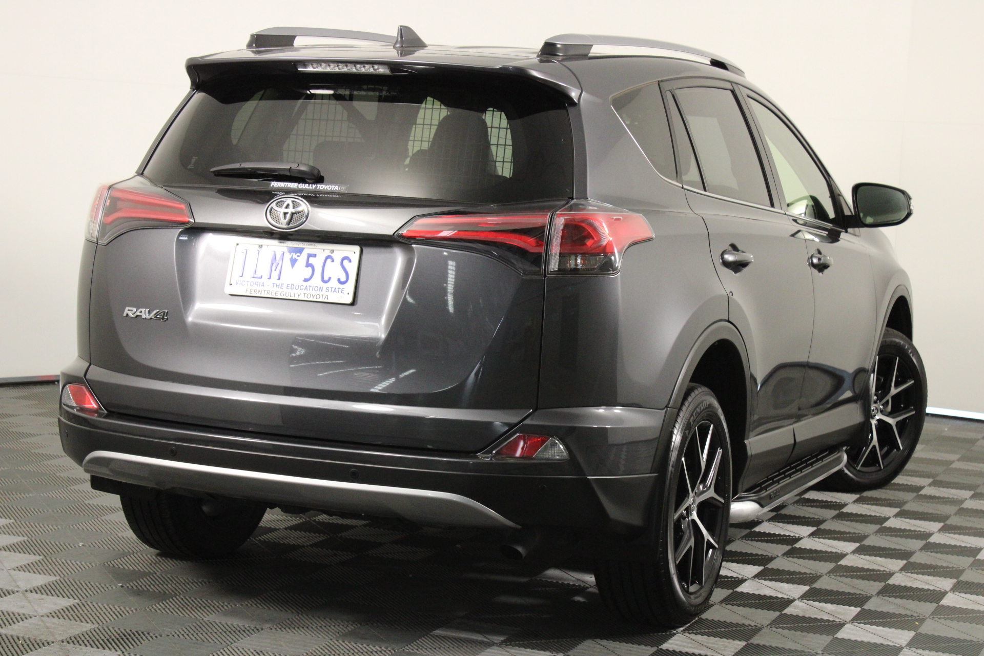 <p>Robotic Welding Machine</p>