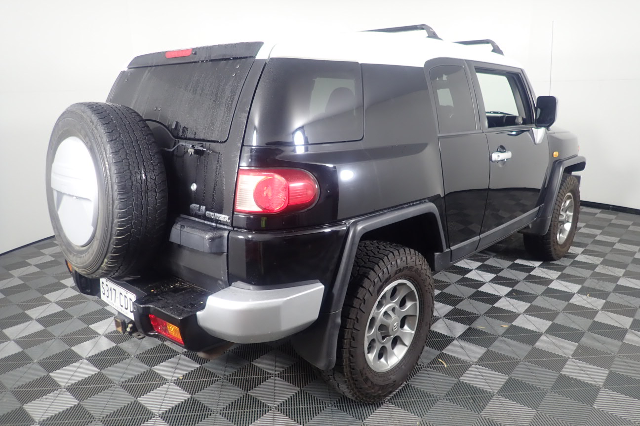 7-8mm White Pearls & Rhinestone Real Platinum Plated Necklace