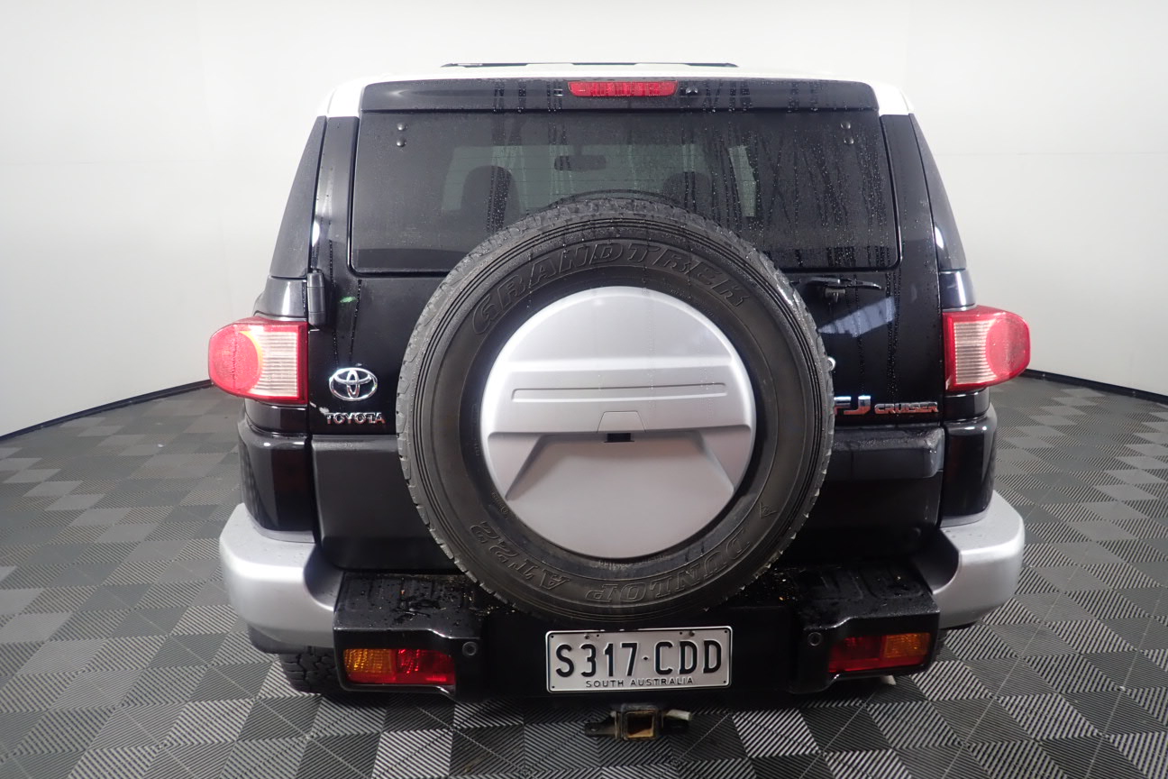 7-8mm White Pearls & Rhinestone Real Platinum Plated Bracelet