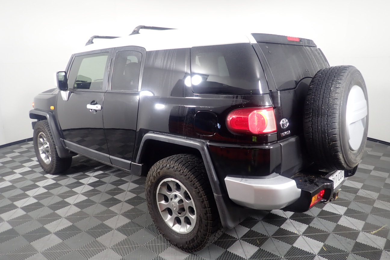 7-11mm White Pearls & Rhinestone Real Platinum Plated Drop Earrings