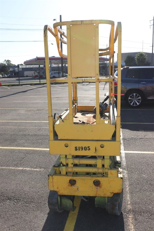 1.70ct Radiant Natural Emerald - Oval Cut
