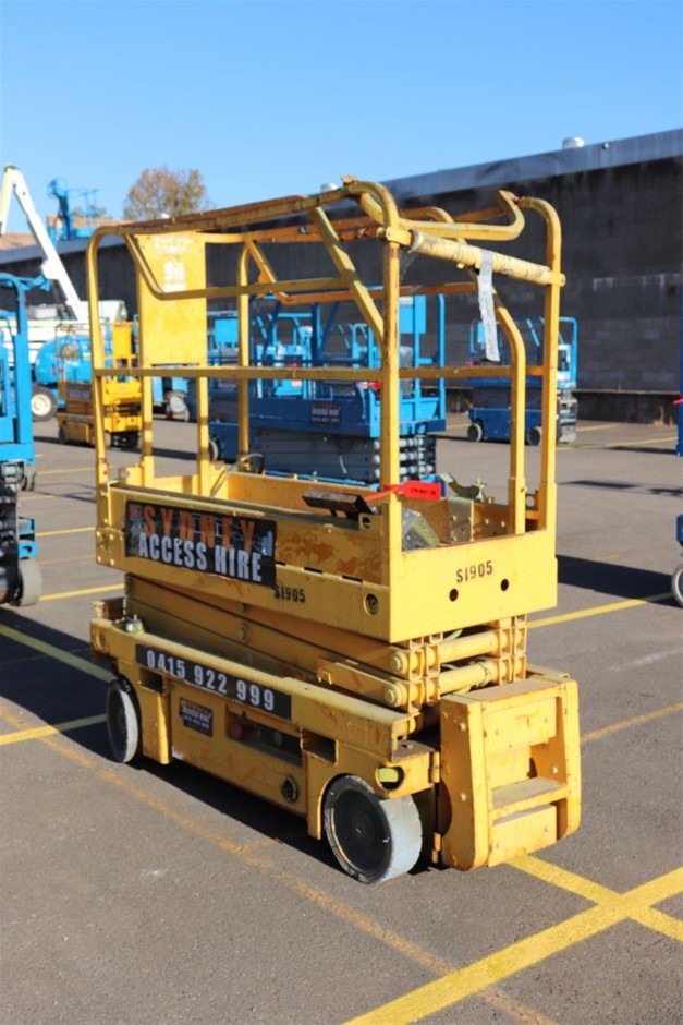 1.02ct Radiant Natural Emerald - Oval Cut