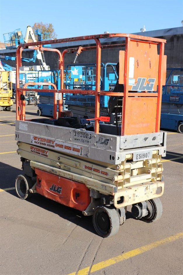 1.04ct Radiant Natural Emerald - Oval Cut