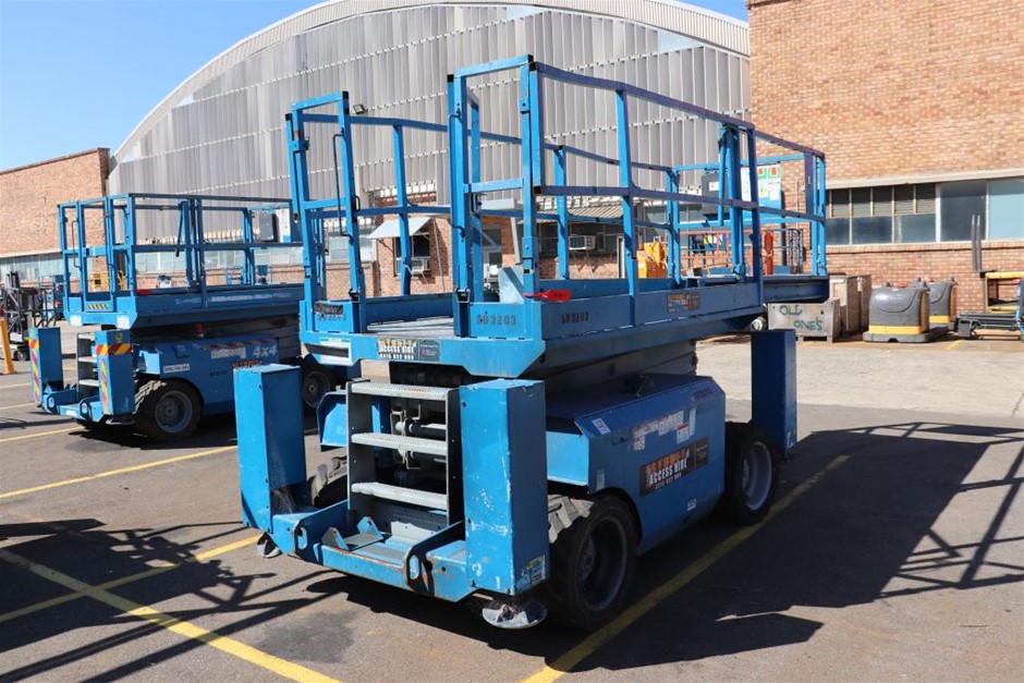 7-8mm Potato & Baroque Pearl Golden Shadow Swarovski® Heart Bracelet