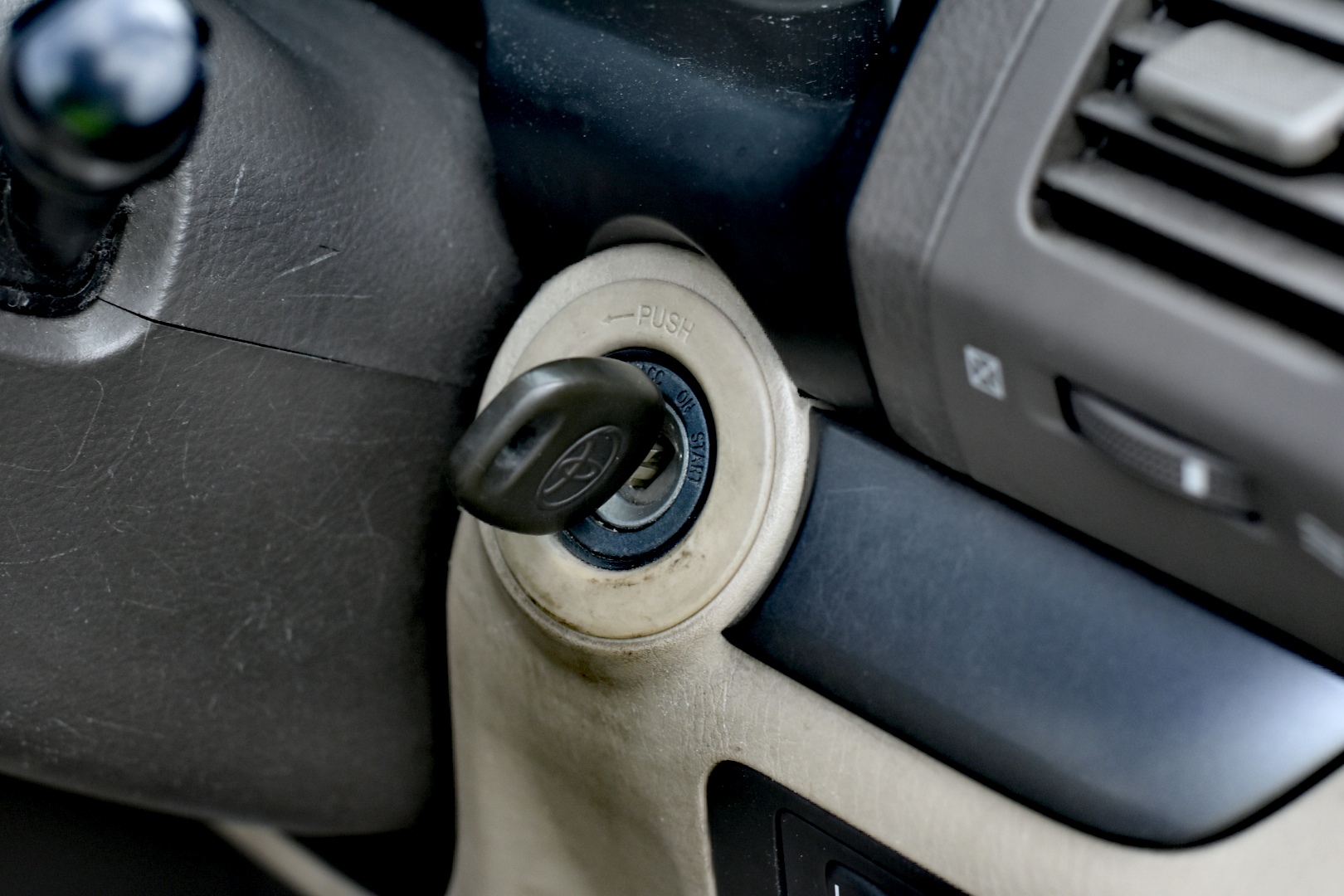 2022 Toyota Hilux 4x4 WORKMATE GUN125R Turbo Diesel Automatic Dual Cab