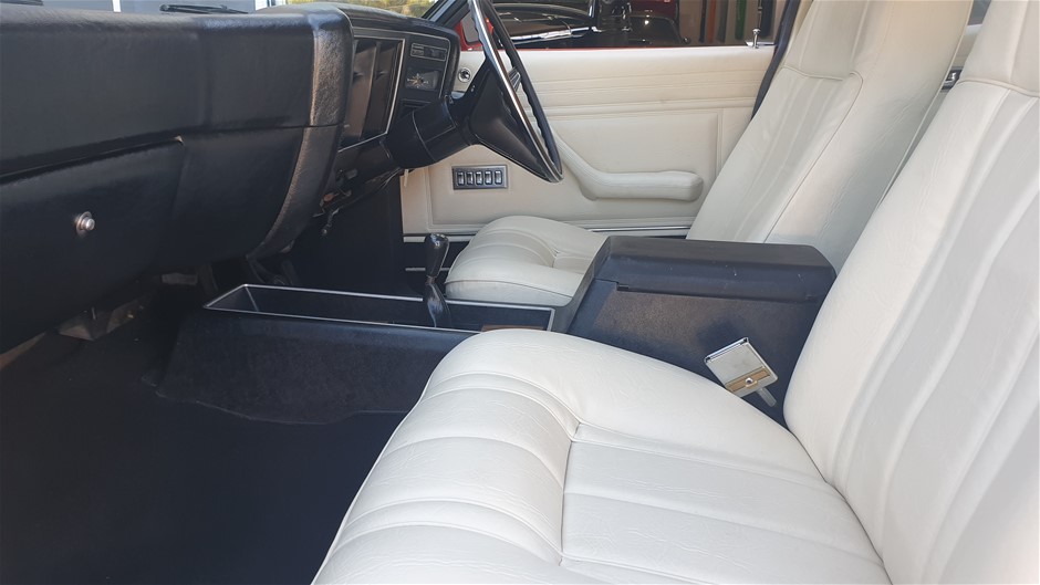 Baroque Pearls & Large Lobster Clasp Gold Plated Bracelet