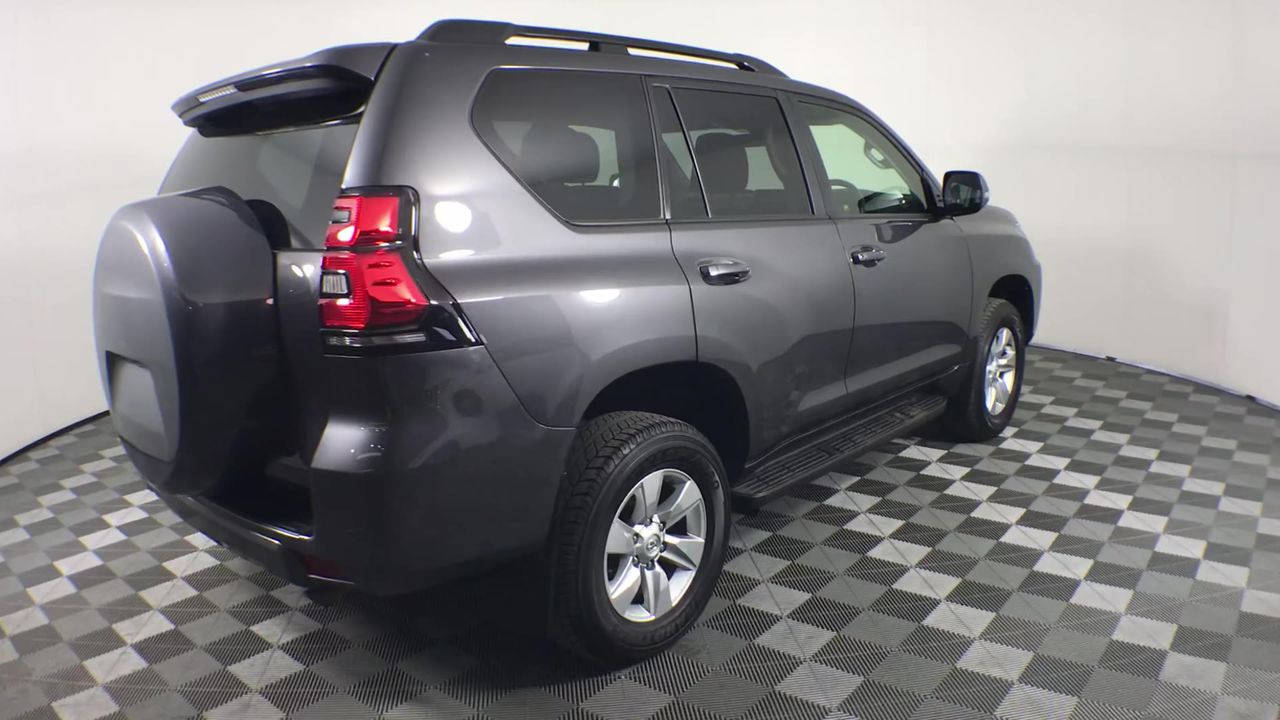 2022 Queen Elizabeth Platinum Jubilee Gold plated Medallion