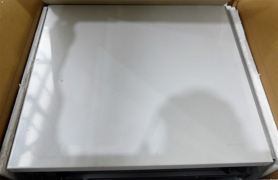 4.75ct Round Treated Black Dia. & Dia. 0.44ct Eighty Two Stones Round F-G/V