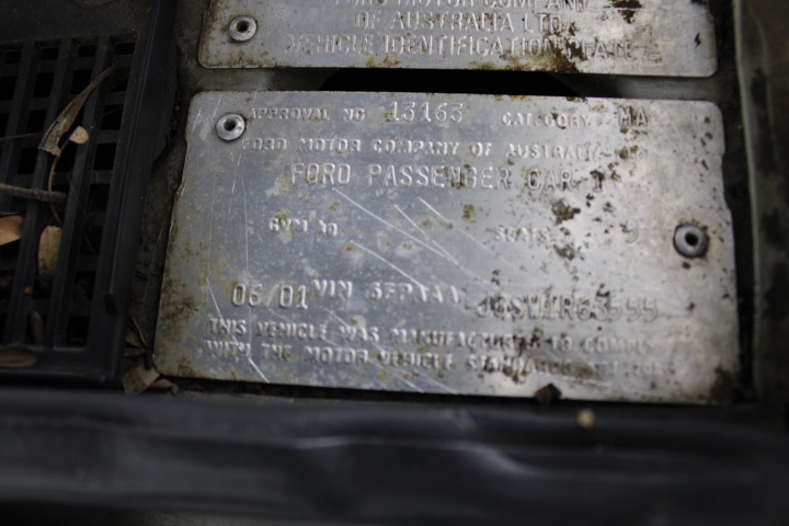 DYSON V8 Handstick Vacuum With Accessories, Grey Silver/Nickel, Model 39443