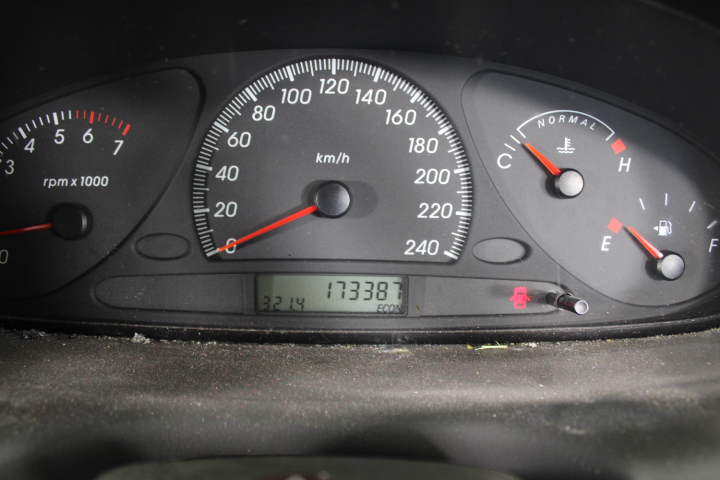 SABCO Clean Spin Mop and Bucket System, Green. NB: Screw thread for mop is